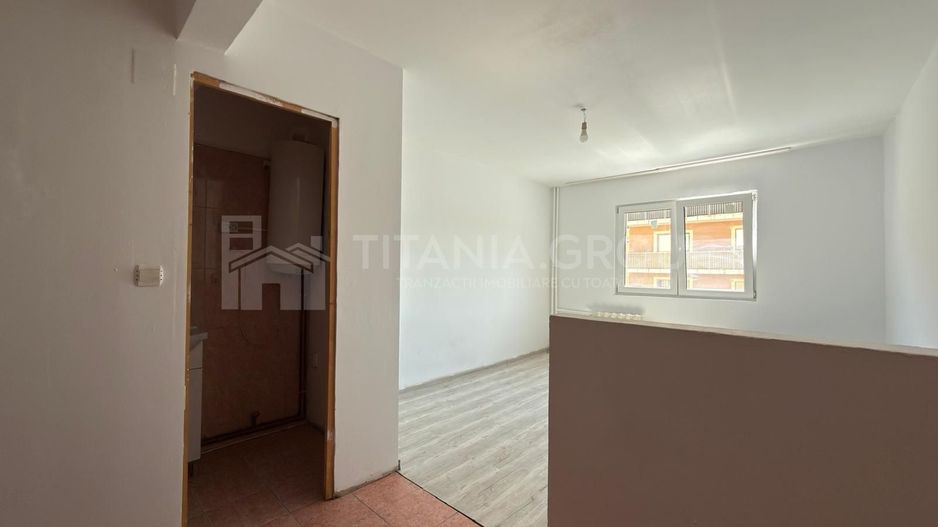 Garsonieră etaj intermediar - Electroprecizia Săcele - Poză 6
