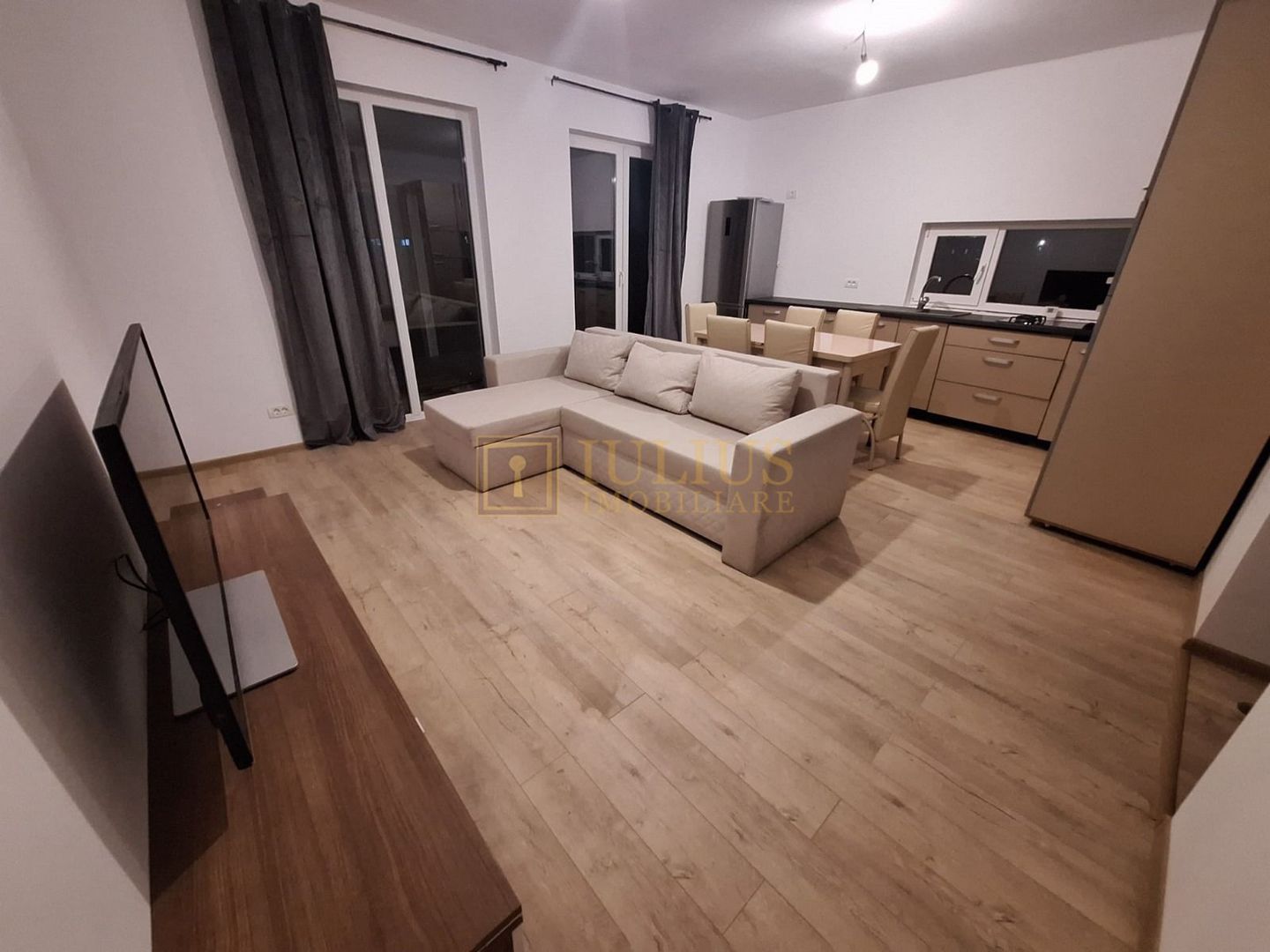1/2 duplex spatios , spatiu verde generos, locuri de parcare-Mosnita - Poză 6