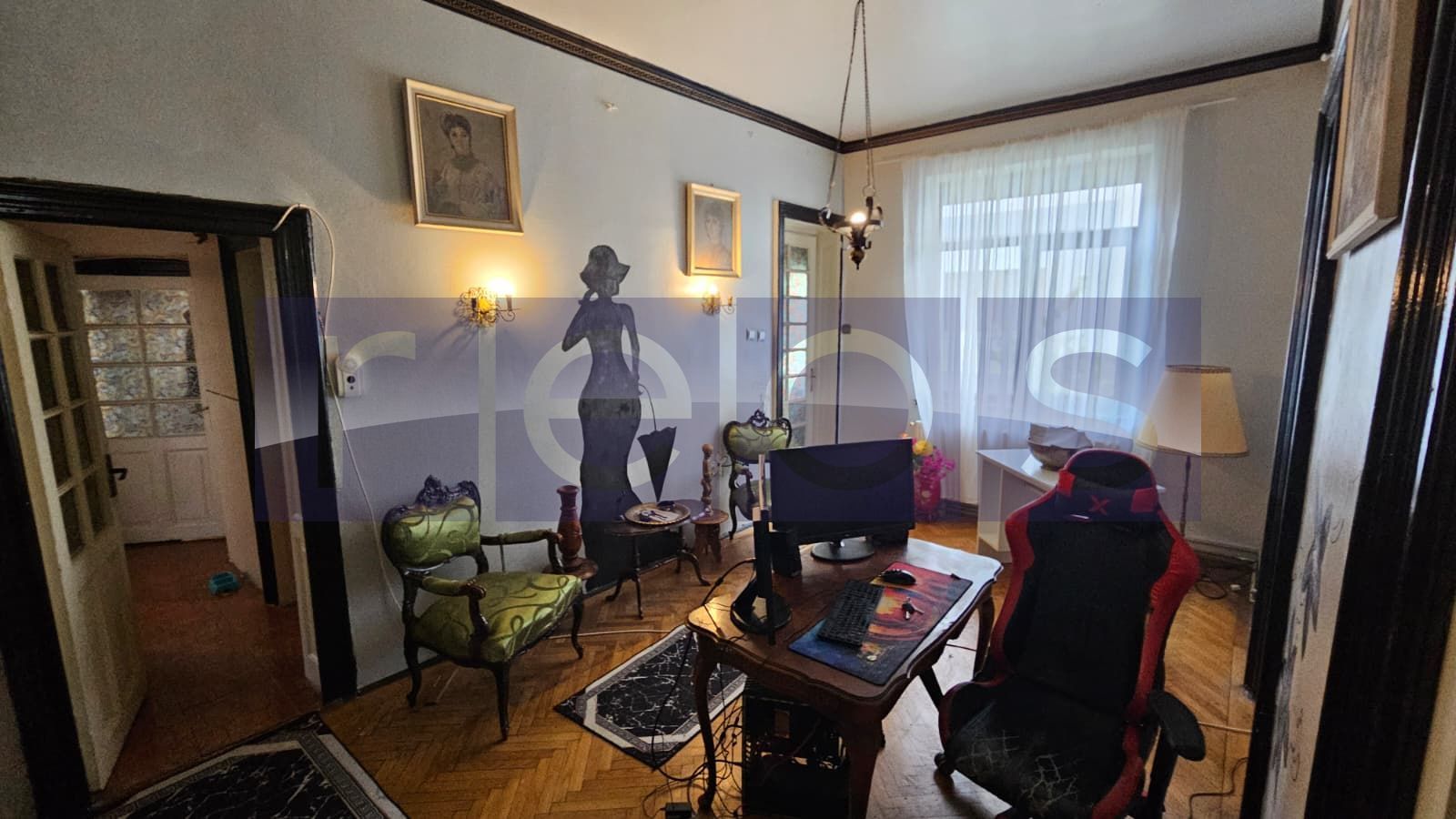 APARTAMENT ÎN VILĂ INTERBELICĂ | 4 CAMERE SPAȚIOASE | CURTE + CENTRALA PROPRIE | - Poză 1