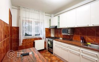 Apartament spatios cu 2 balcoane, centrala proprie, zona Micalaca - Poză 3