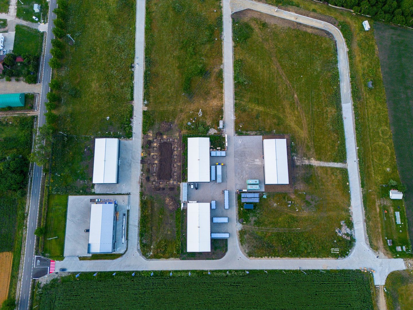 Hala industriala noua, ideal IMM - teren 1738mp, bransamente utilitati - Poză 1