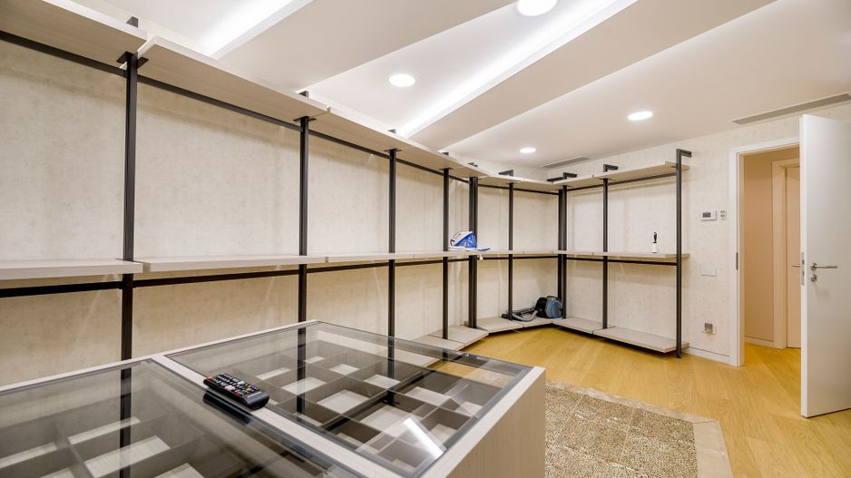 Apartament deosebit 4 camere complet mobilat si loc de parcare inclus - Poză 9