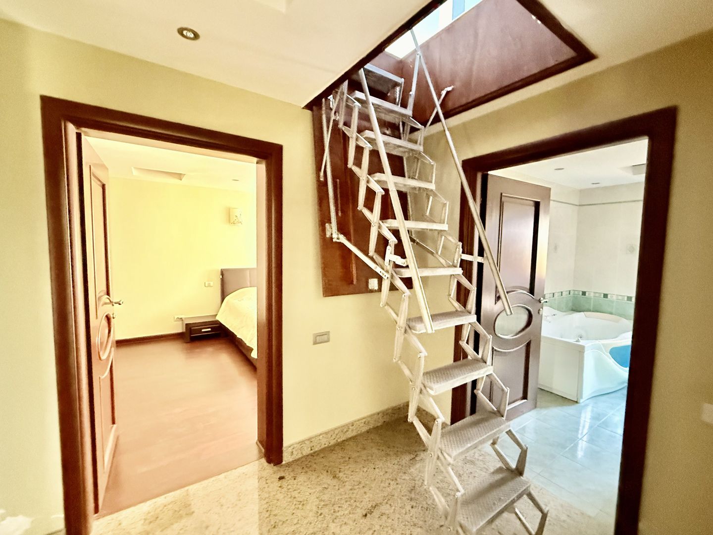 Duplex 14 camere Pantelimon Cernica 864 mp desfasurati - Poză 37