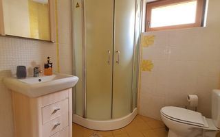 Vila spațioasă și recent renovată în Ghiroda! - Poză 64