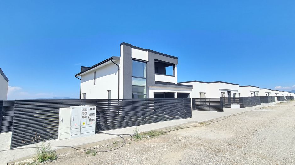 Casa individuala 4 camere 3 bai si garaj Cartier Izvor - Poză 12