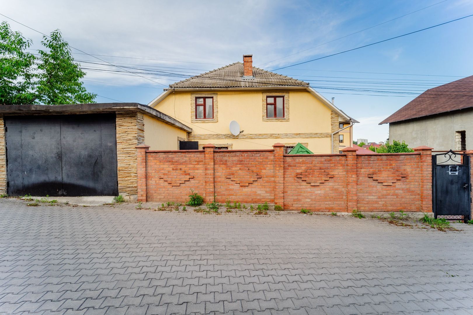 Casă  în 2 nivele - Durlești - Poză 3