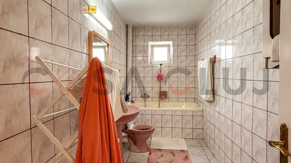 Curte generoasa - Casa Intretinuta - Zona Pod Ira - Poză 9