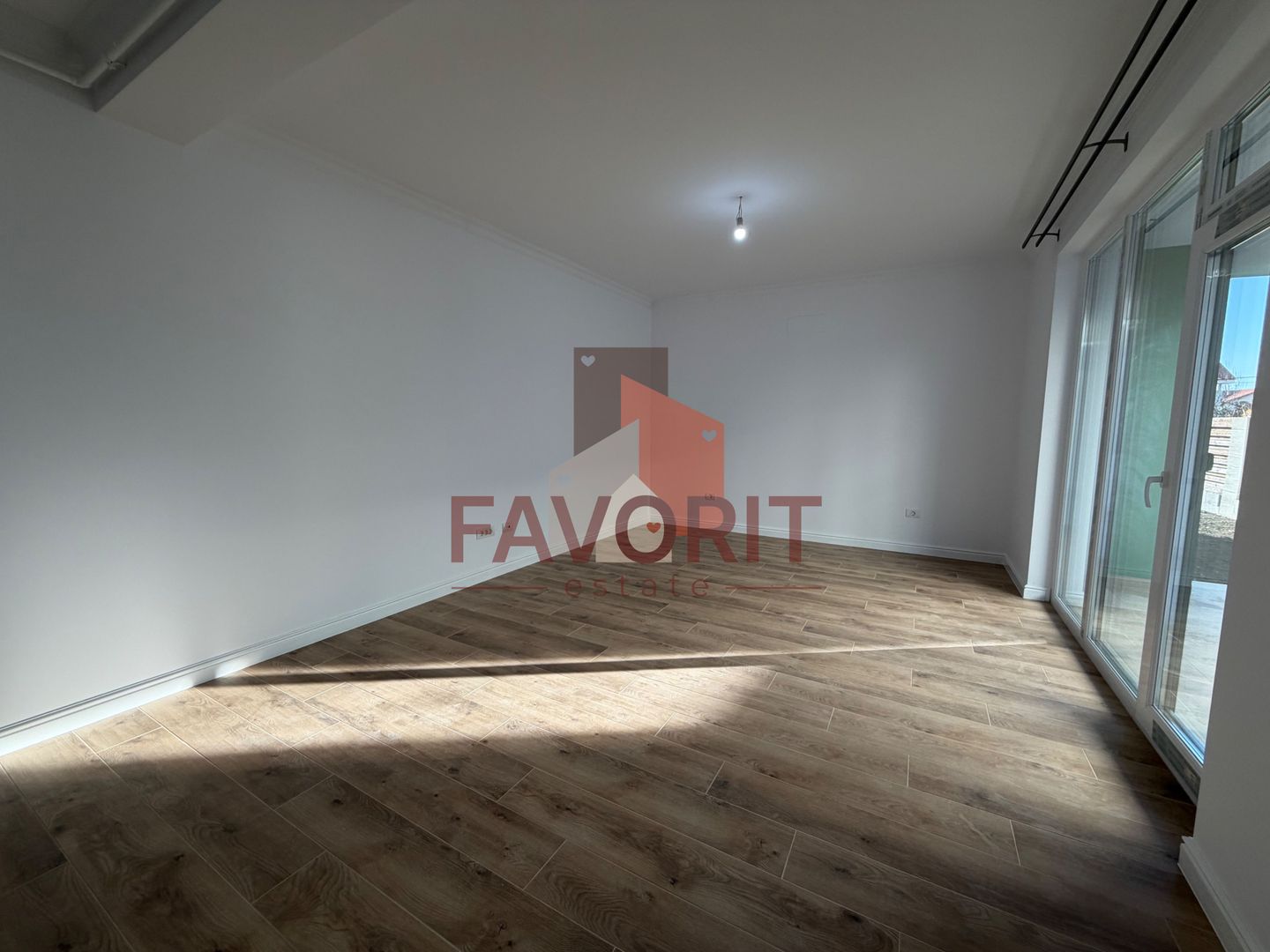 Suprafata generoasa.Terasa acoperita si incalzita. 2 locuri de parcare - Poză 3