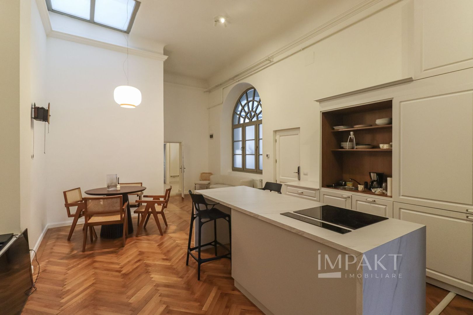 Apartament deosebit cu 4 camere in centrul orasului Cluj Napoca - Poză 5