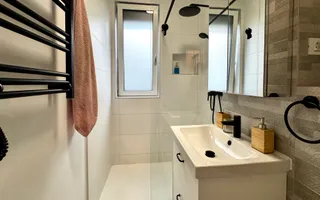 Apartament cu 2 camere, la prima închiriere, primitor si elegant - Poză 17
