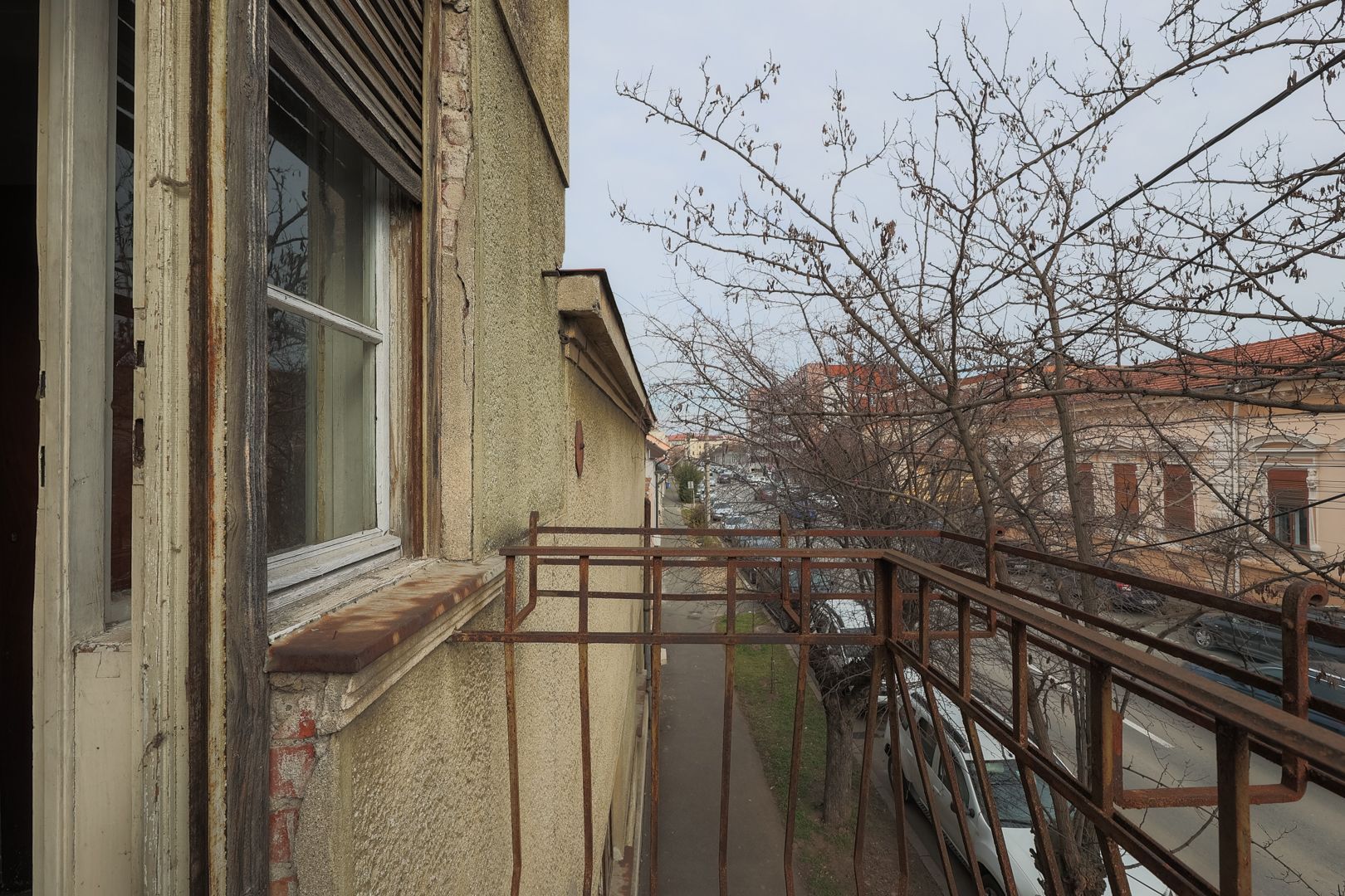 VILĂ INTERBELICĂ CU TEREN GENEROS ȘI SPAȚIU COMERCIAL . VÂRFUL CU DOR - Poză 9