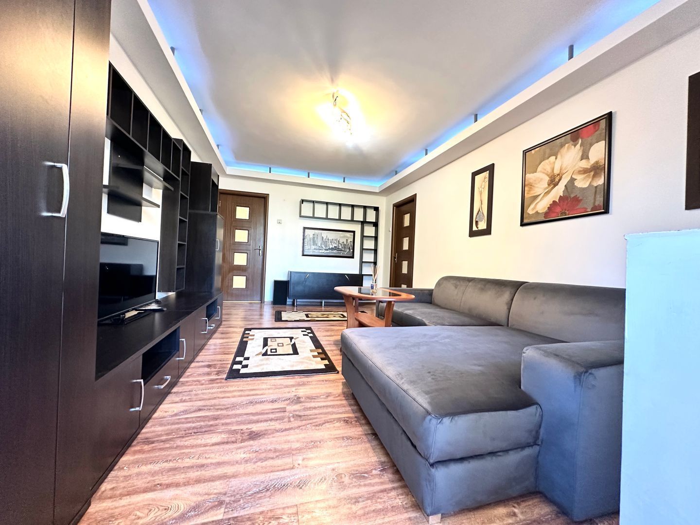 Apartament 3 camere zona Tractoru cu loc de parcare si boxa - Poză 5