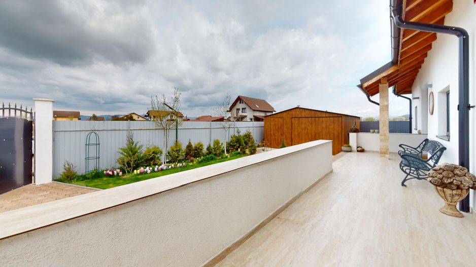 Casa individuala la 16 km de Brasov - Poză 1