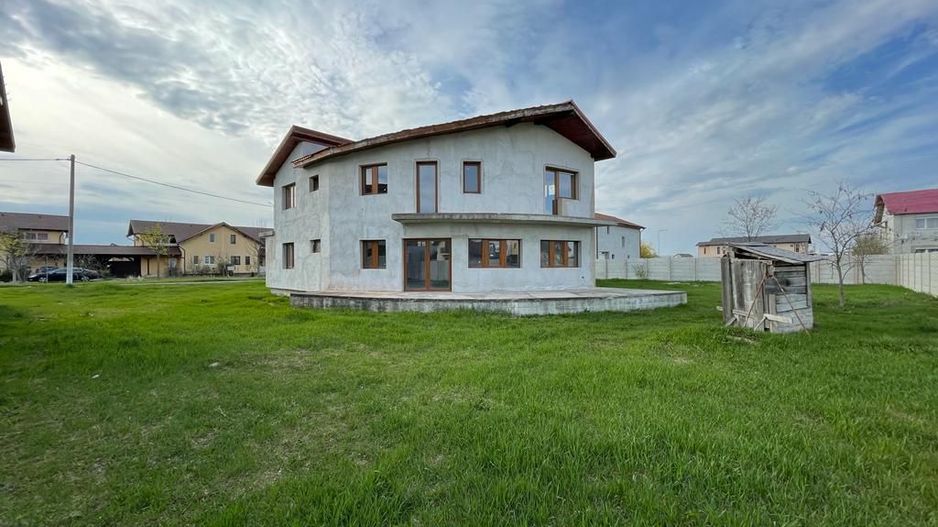 Casă individuală cu 5 camere în Vladimirescu - Poză 1