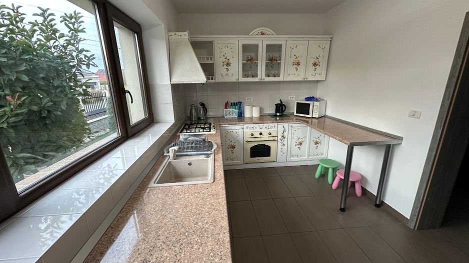 Casă / Vilă cu 4 camere de închiriat în zona Aradului - Poză 12