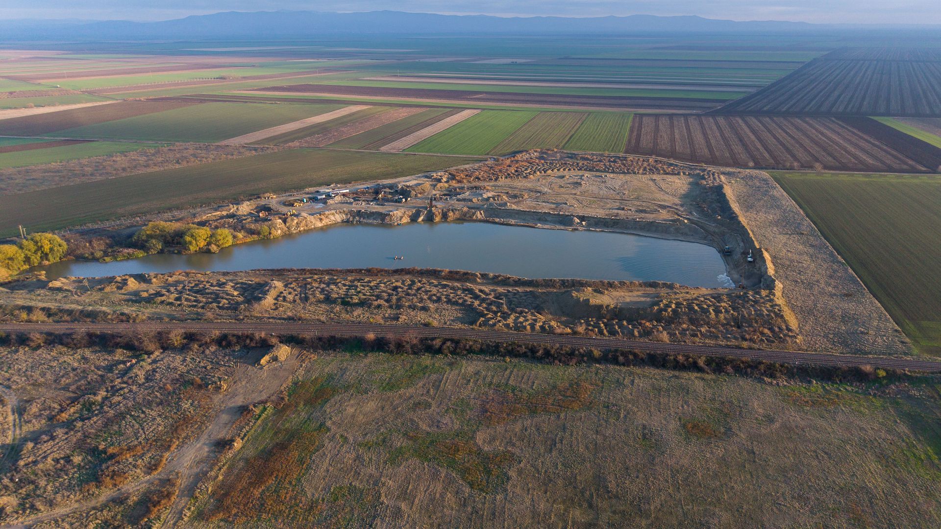 Balastieră în județul Arad cu teren de 12.5 ha - Poză 3