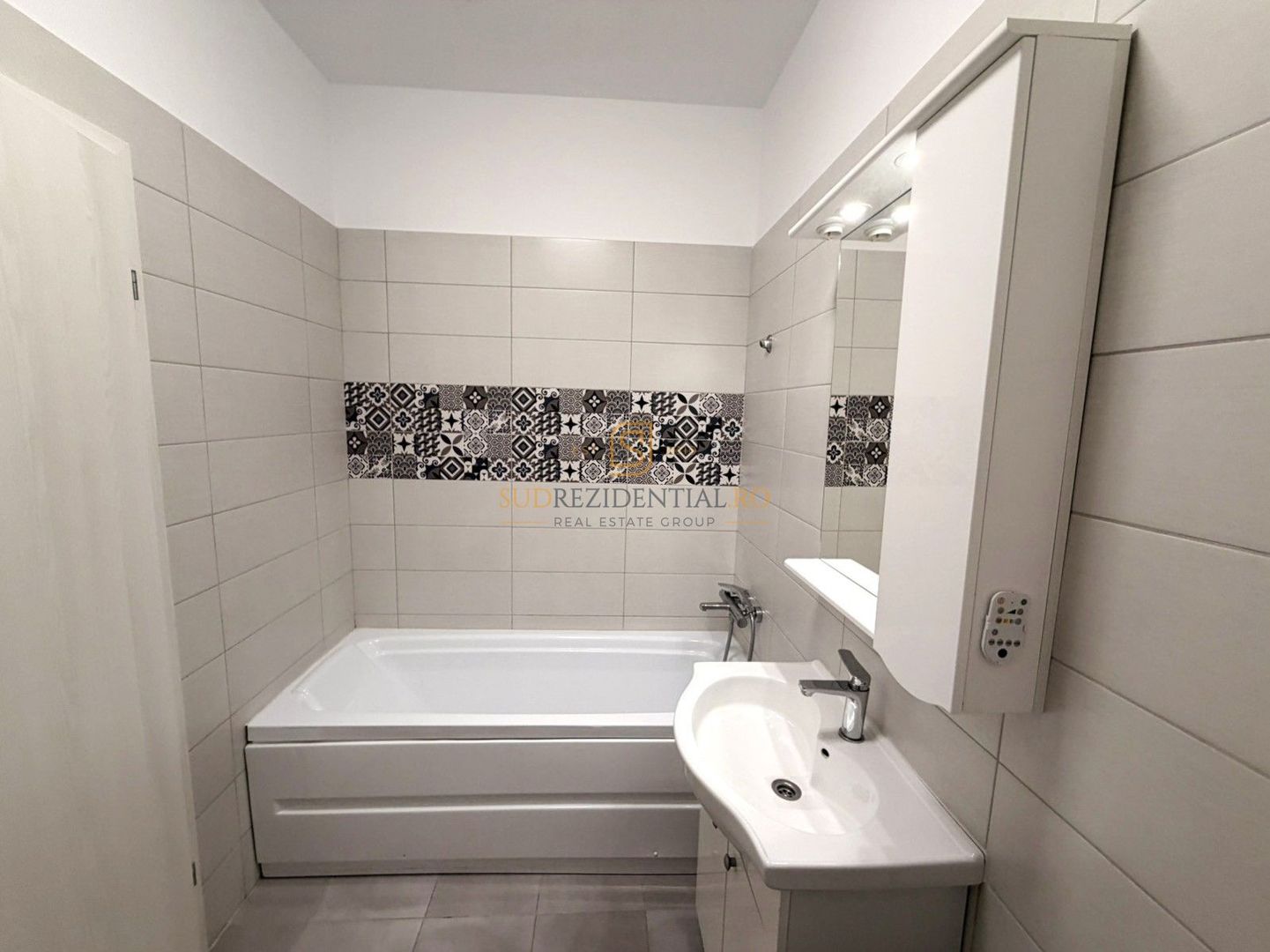 Inchiriere apartament + parcare, mobilat si utilat, metrou Berceni - Poză 16