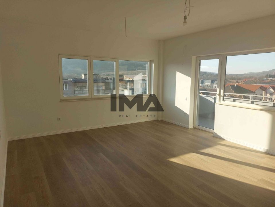 Apartament 3 camere, finisat, orientare Sud , Baciu Regal - Poză 1