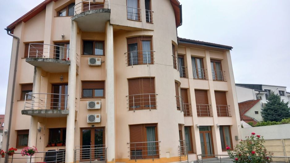 ageuropa.ro vinde casa 16 camere teren 1500mp in zona ULTRACENTRALA. - Poză 2