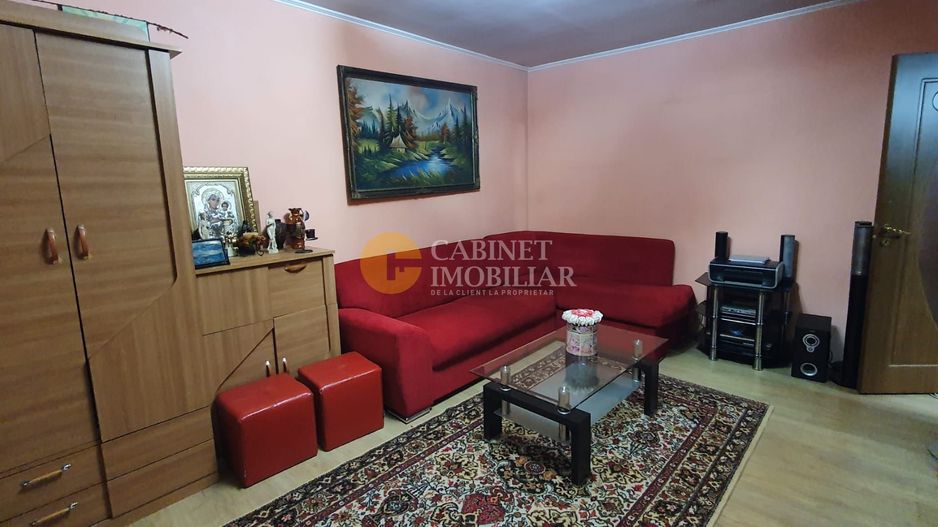 Etaj 1 Apartament Cu 2 Camere Decomandat Nicolina - Poză 1