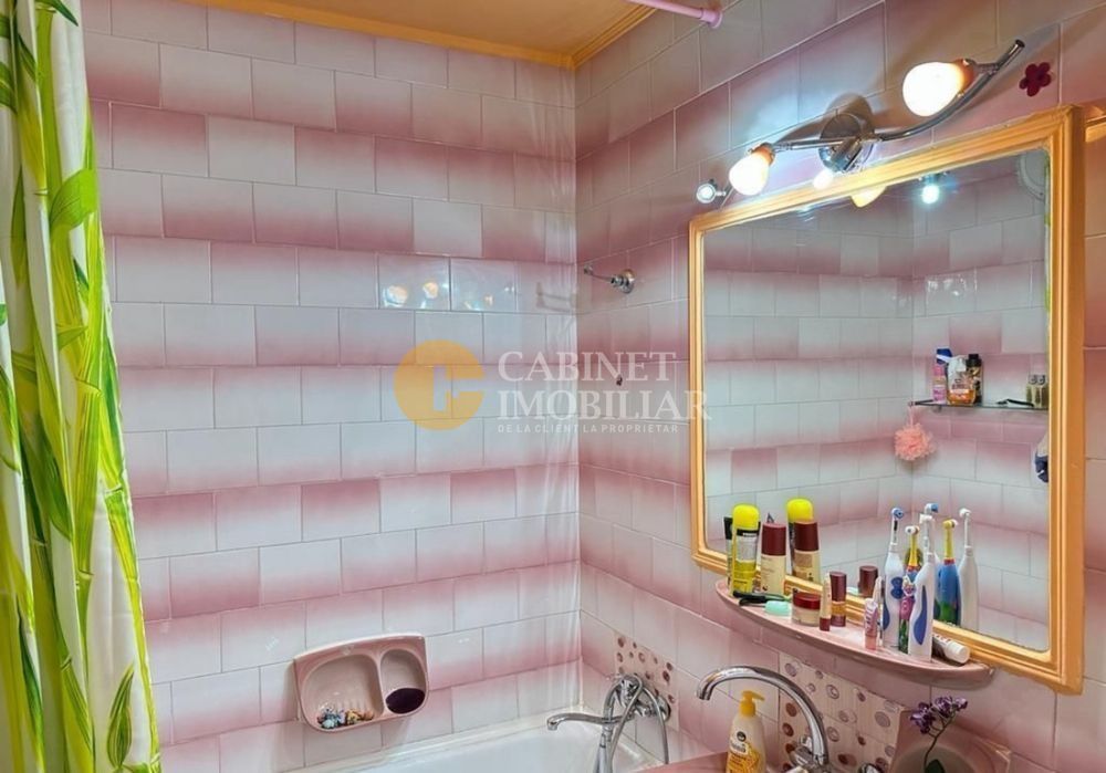 Tatarasi 4 camere etaj 3/4 - 90mp - mobilat - GARAJ - Poză 6