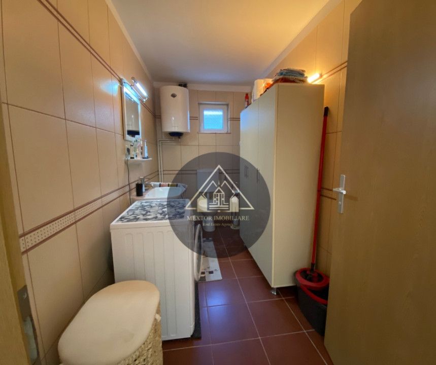 Casă mare și modernă - Poză 15