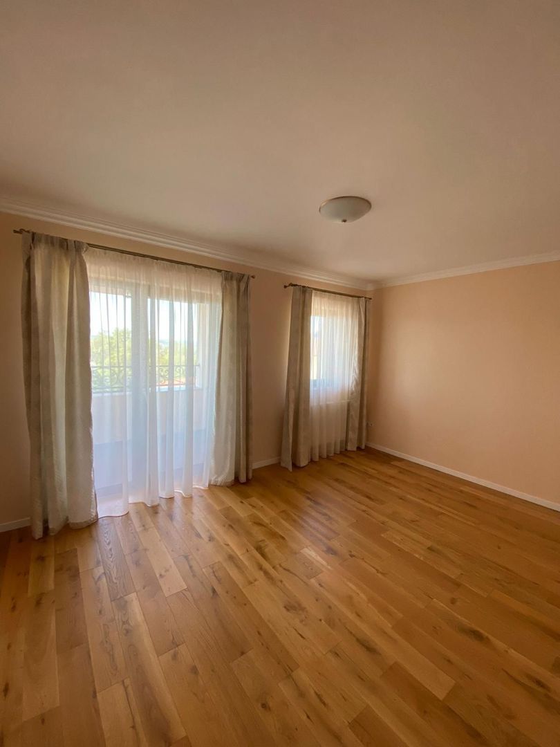Casa 5 camere,477 mp,1077 mp teren, zona Cornisa,0%comision - Poză 9