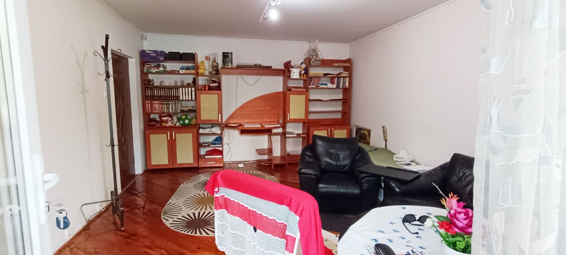 Apartament cu 3 camere decomandate,Carpatilor-Judetean - Poză 2