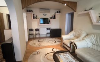 Apartament 3 camere de vânzare – Zona Micro 4 (lângă Supeco) - Poză 1