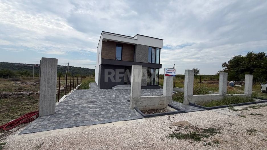 Casă modernă Hi-Tech de vânzare în Budești - Poză 9