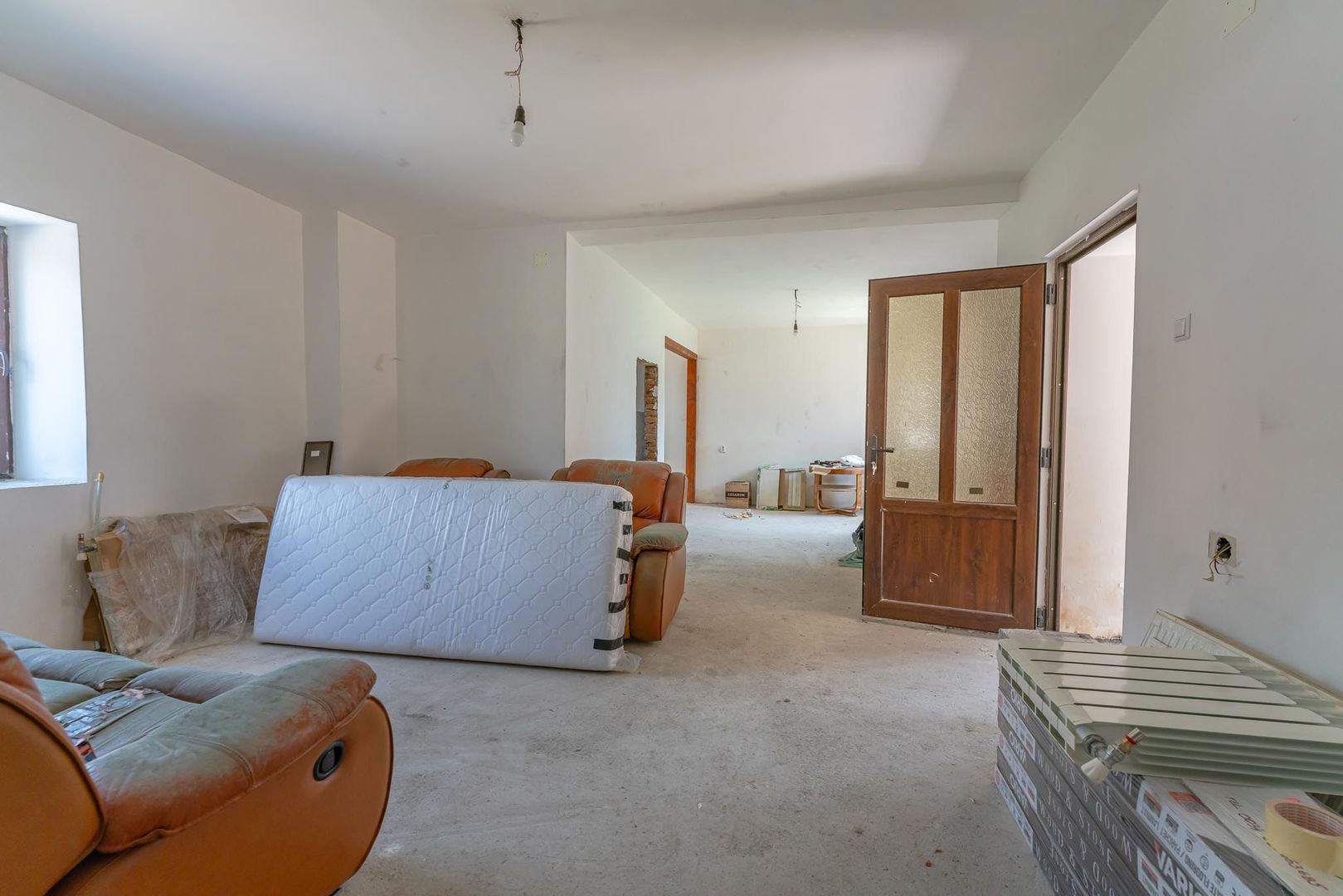 Casa in Purcareni, strada Principala - Poză 10