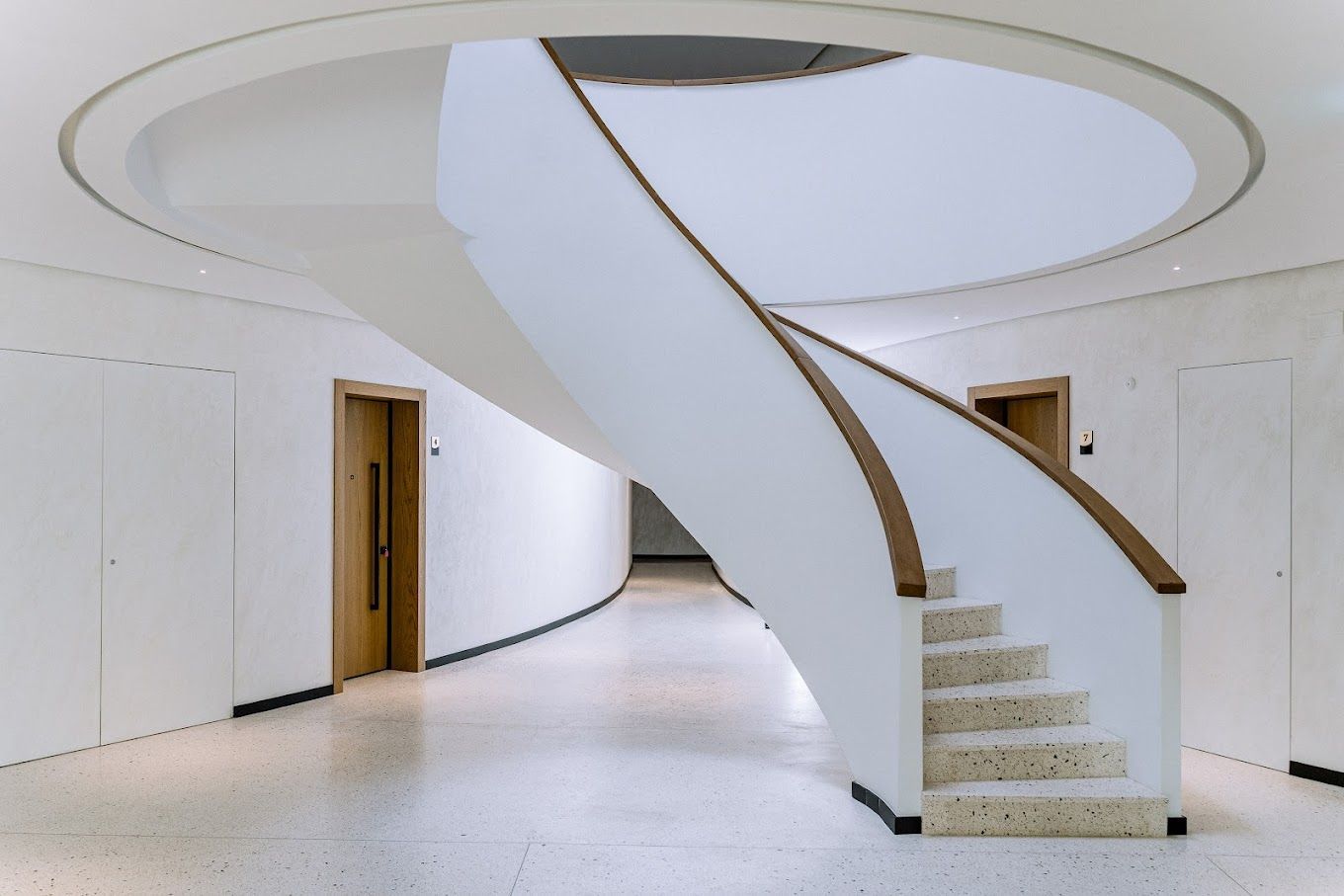 BrickVille Residence - Poză 3