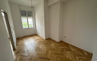 Apartament renovat în clădire istorică - are garaj - Poză 15