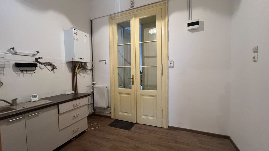 Garsonieră spațioasă de închiriat în zona ultracentrală - Poză 10