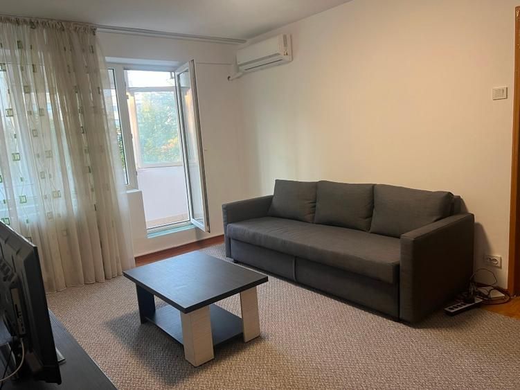 Închiriere Apartament cu 2 camere renovat, 4 min metrou Costin Georgian - Poză 2