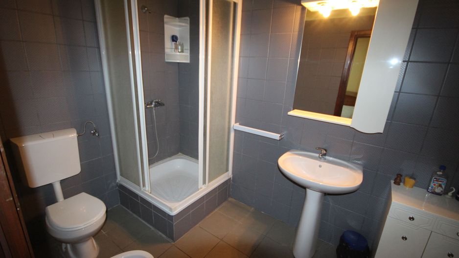 Imobil  cu destinatie mixta - Poză 27