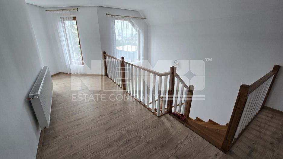 Casă spațioasă la 650000 de euro I Volovăț - Poză 11