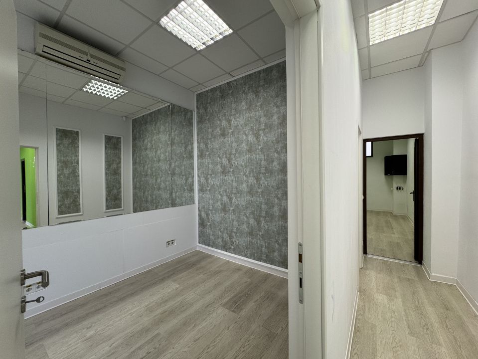 Spatiu servicii, birouri, Zona Modern. Comision 0 - Poză 12