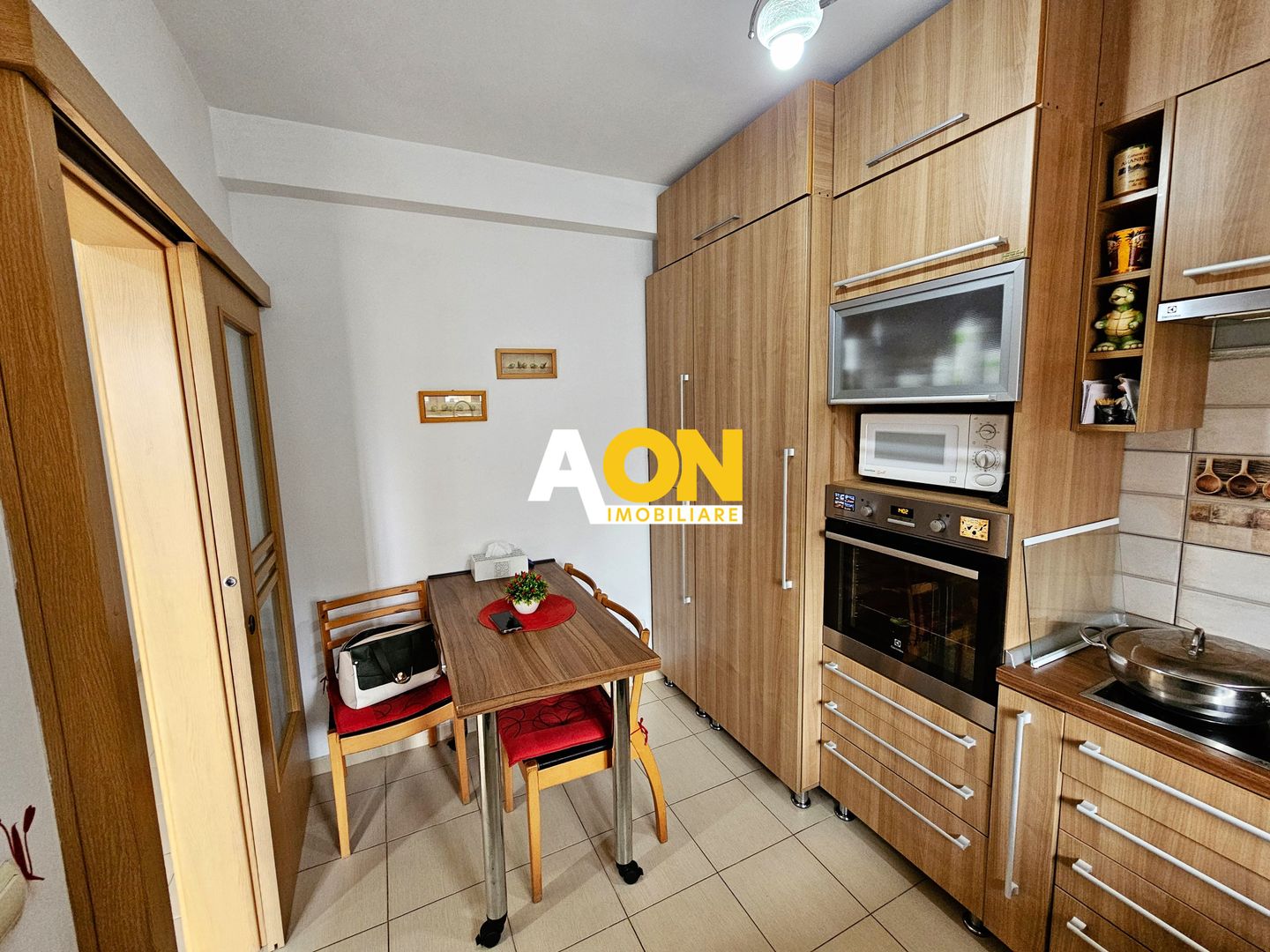 Casa tip insiruit, 3 camere, mobilata, utilata, 148 mp teren, Centru - Poză 9