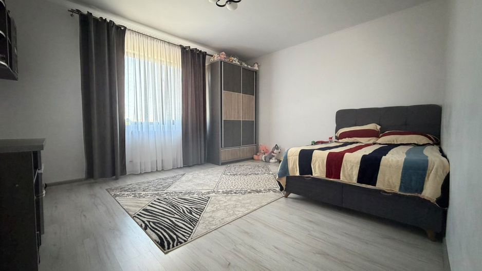 CASĂ INDIVIDUALĂ  DOMNESTI I COMPLEX PRIVAT | TEREN 430 MP | MOBILATĂ ȘI UTILATĂ - Poză 5
