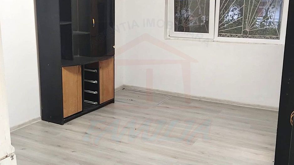 Garsonieră de închiriat – Micro 19, parter | Ideală pentru elevi, stud - Poză 1