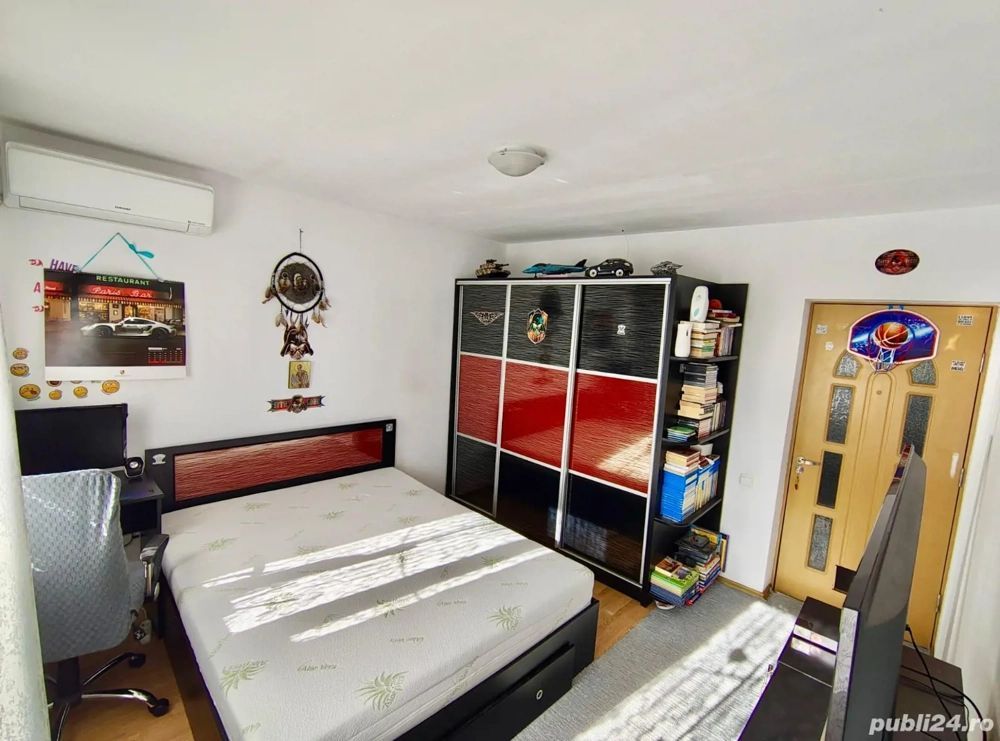 Vila P+1+M, curte proprie, metrou Apărătorii Patriei - Poză 4