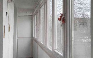 Vanzare 3 camere, etaj 1, balcon luminos, bucătărie separată – Drumul Taberei - Poză 3