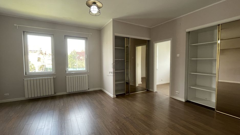 VILA SPATIOASA LA INCHIRIERE IN ZONA PIPERA LANGA SCOLI - Poză 4