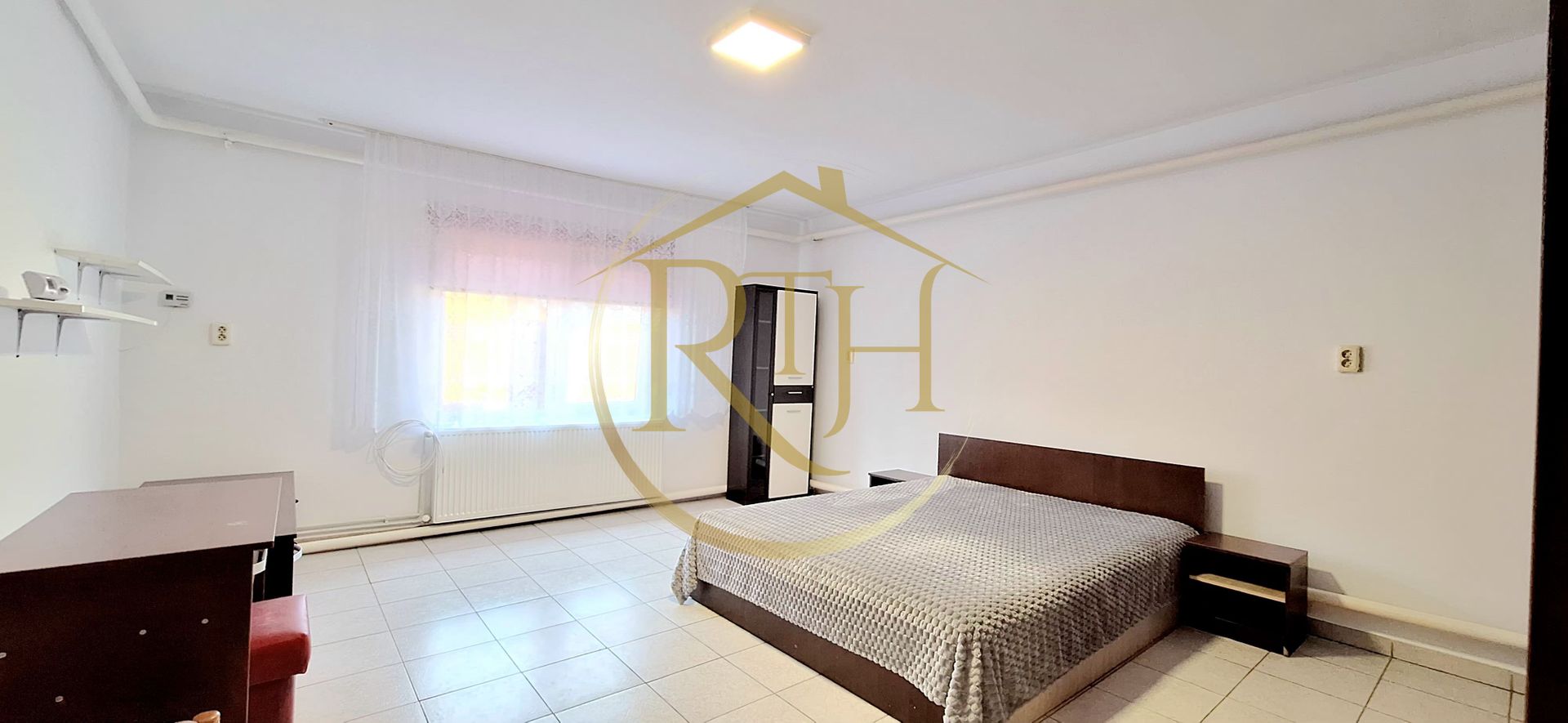 Oferim spre inchiriere casa spatioasa cu 2 camere, Zona Soarelui,cartier privat - Poză 3