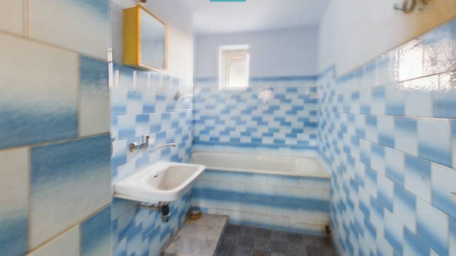 Casă/vilă cu 6 camere în Curtici - Poză 15