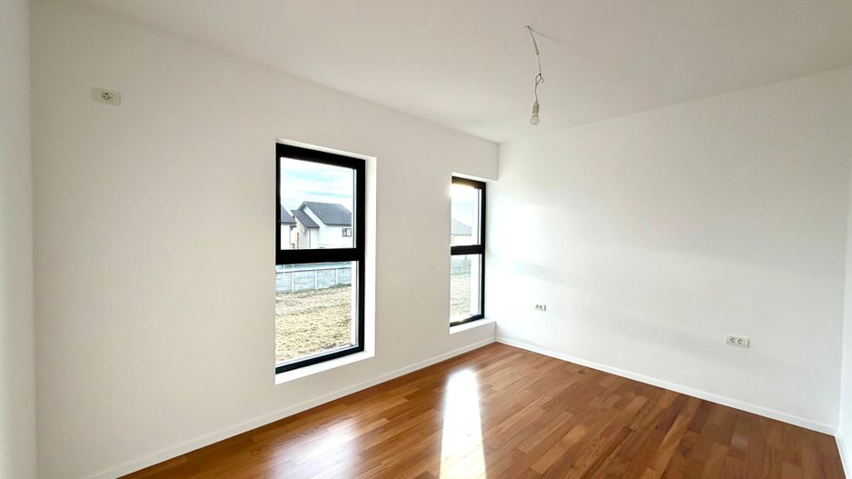 Duplex modern - 5 camere - toate utilitatile - Sacalaz - Poză 9