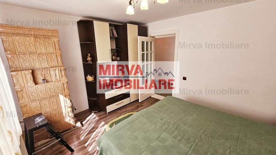 Vanzare vila 6 camere + spatiu comercial, mobilata si utilata, in Blejoi - Poză 13