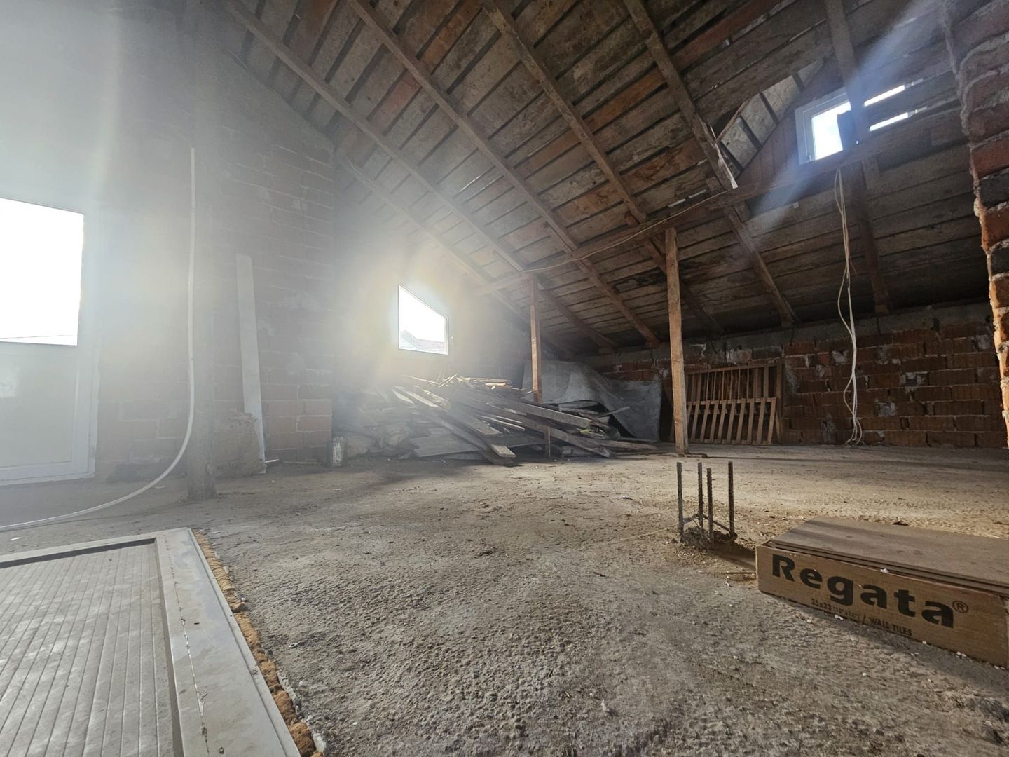 Casă spațioasă - Varianta Prundu Craiovei - Poză 7