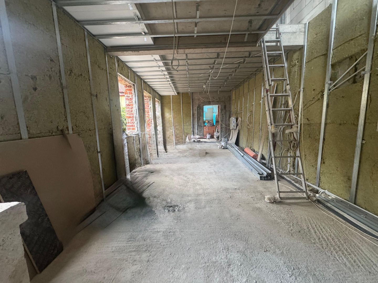 Vila solidă cu potential mutiplu 5 camere + teren || Piața Romană–Polonă - Poză 1